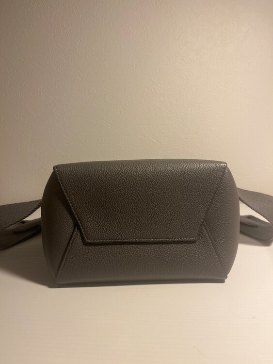 セリーヌ  （ブランドバッグ）の商品画像 - 査定依頼日：2025年2月21日 - 最高査定価格：120,000円