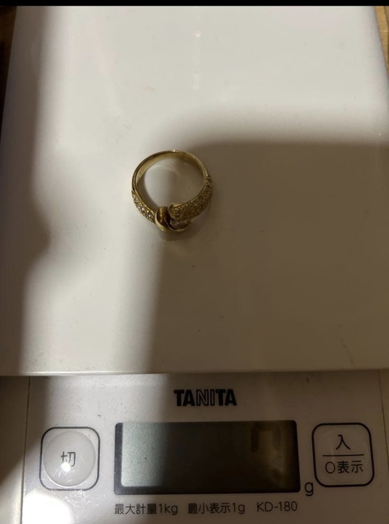 ツイストデザインゴールドリング（金・貴金属）の商品画像 - 査定依頼日：2026年2月1日 - 最高査定価格：300,000円