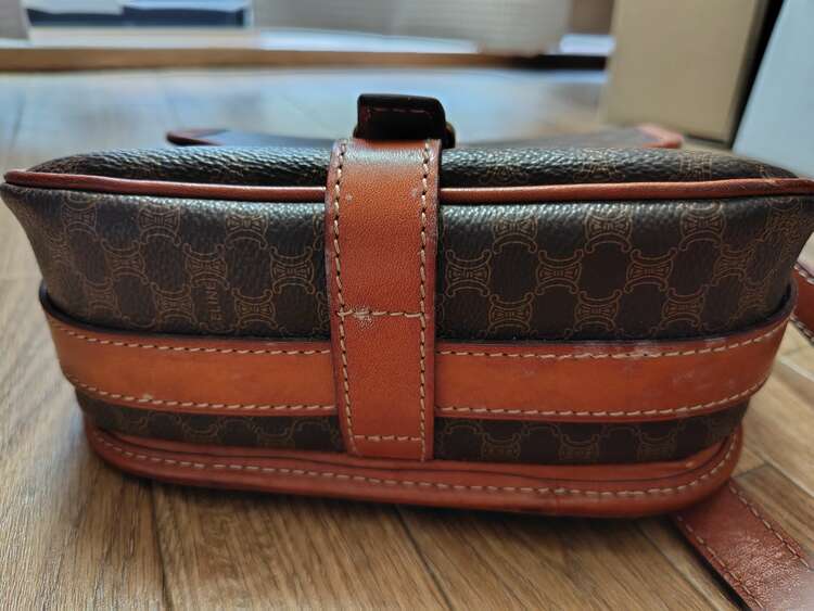 マカダム　ショルダーバッグ（ブランドバッグ）の商品画像 - 査定依頼日：2025年4月24日 - 最高査定価格：15,000円