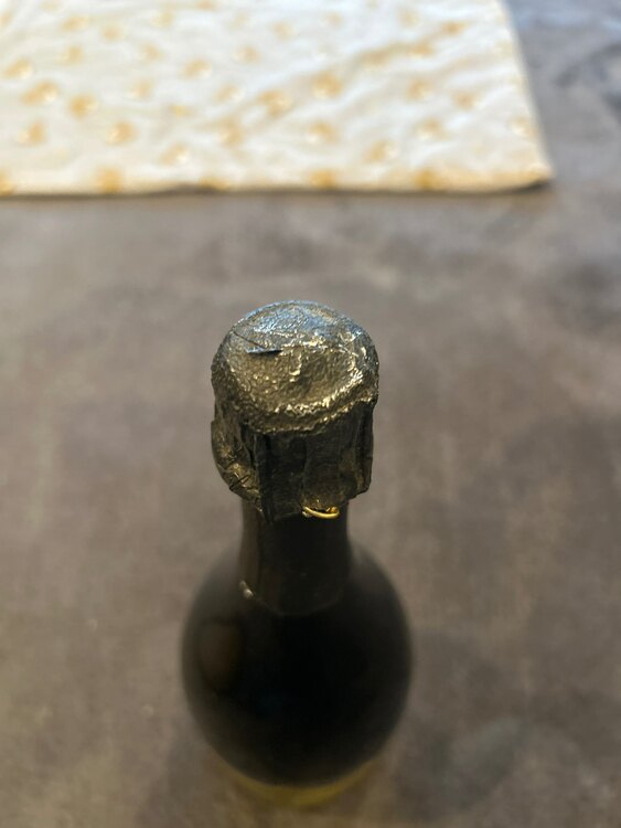 シャンパン ドン・ペリニヨン （お酒）の商品画像 - 査定依頼日：2025年5月2日 - 最高査定価格：19,500円