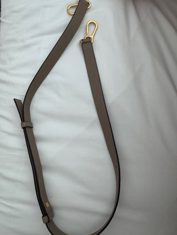 LOEWE パズルエッジ バッグ スモール（ソフトグレインカーフ）（ブランドバッグ）の商品画像 - 査定依頼日：2026年8月19日 - 最高査定価格：160,000円