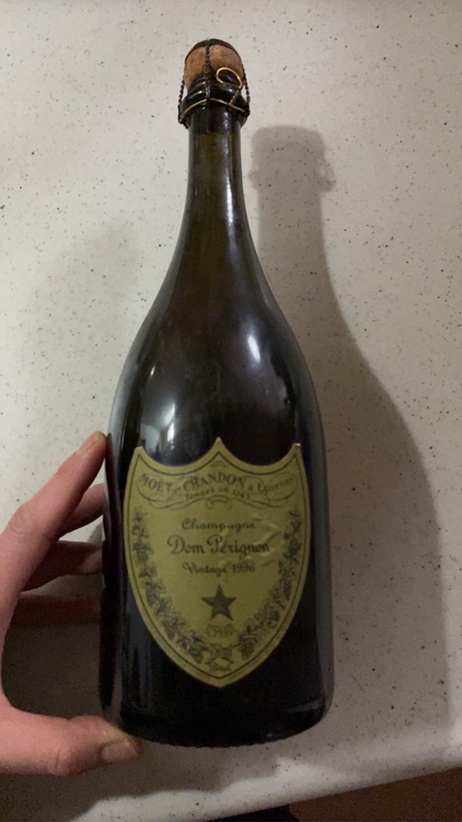 シャンパン ドン・ペリニヨン （お酒）の商品画像 - 査定依頼日：2026年4月5日 - 最高査定価格：19,500円