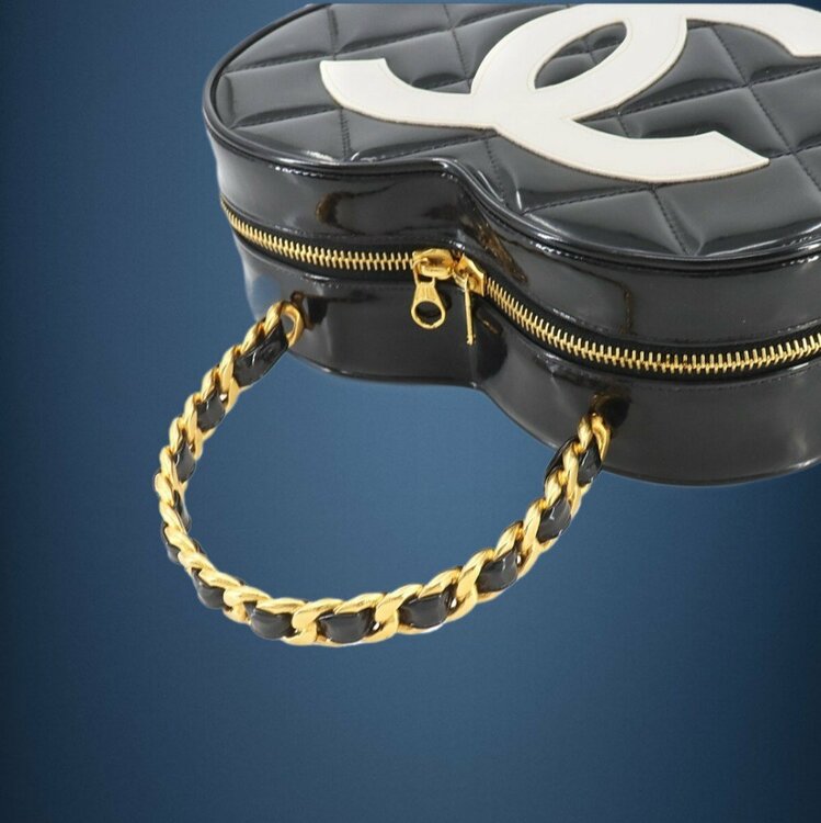 ハートバニティバッグ（ブランドバッグ）の商品画像 - 査定依頼日：2025年12月11日 - 最高査定価格：800,000円