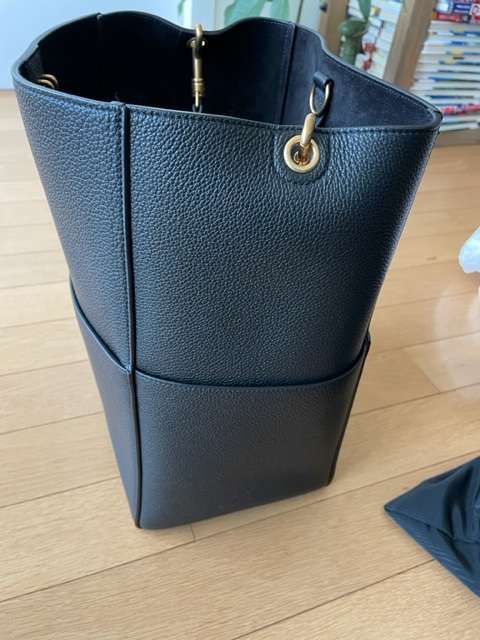 サングルバケット/ソフトグレインドカーフスキン　ブラック（ブランドバッグ）の商品画像 - 査定依頼日：2023年4月17日 - 最高査定価格：130,000円