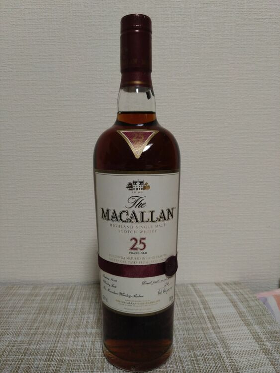 マッカラン　25年（お酒）の商品画像 - 査定依頼日：2025年7月27日 - 最高査定価格：1,112,000円