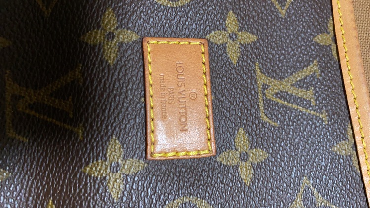 ソミュール 43（ブランドバッグ）の商品画像 - 査定依頼日：2022年5月25日 - 最高査定価格：30,000円