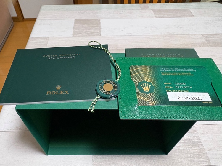 ロレックス シードゥエラー 12660（高級時計）の商品画像 - 査定依頼日：2025年8月11日 - 最高査定価格：2,180,000円