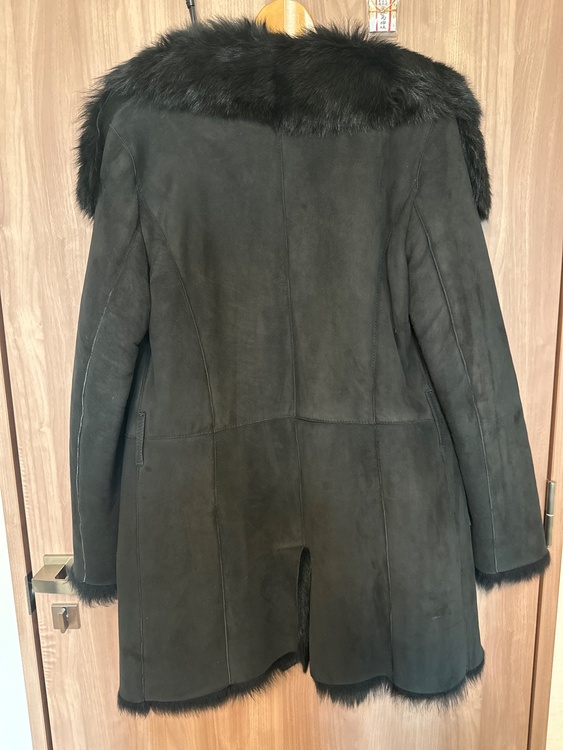 BURBERRY ファーコート（古着・ファッション）の商品画像 - 査定依頼日：2026年2月10日 - 最高査定価格：5,000円