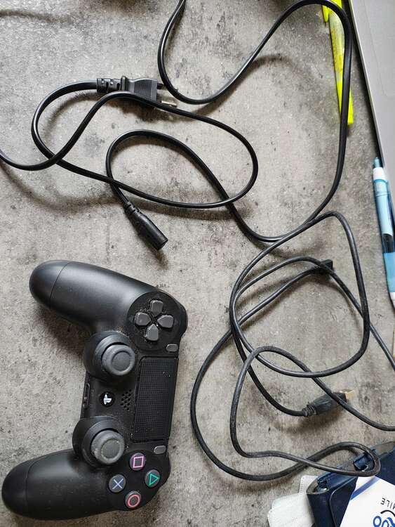 CUH-2000A B01（ゲーム機本体・ゲームソフト）の商品画像 - 査定依頼日：2025年4月27日 - 最高査定価格：11,000円