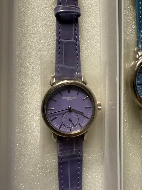 パテックフィリップ カラトラバ 6127G-01（高級時計）の商品画像 - 査定依頼日：2025年3月13日 - 最高査定価格：6,150,000円