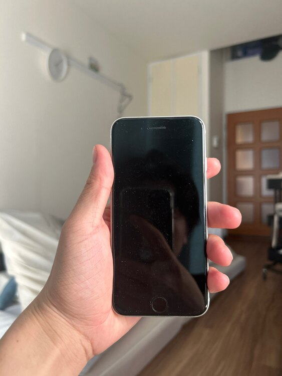 iPhoneSE 2（スマホ）の商品画像 - 査定依頼日：2025年5月14日 - 最高査定価格：8,000円