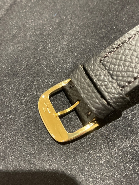 レベルソデュオK18YG（高級時計）の商品画像 - 査定依頼日：2025年12月4日 - 最高査定価格：1,400,000円