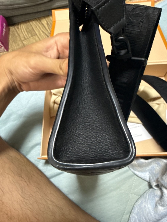 m81115（ブランドバッグ）の商品画像 - 査定依頼日：2026年8月26日 - 最高査定価格：180,000円