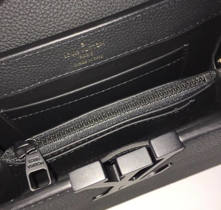 カプシーヌEWMINI 型番　M23955（ブランドバッグ）の商品画像 - 査定依頼日：2026年5月16日 - 最高査定価格：500,000円