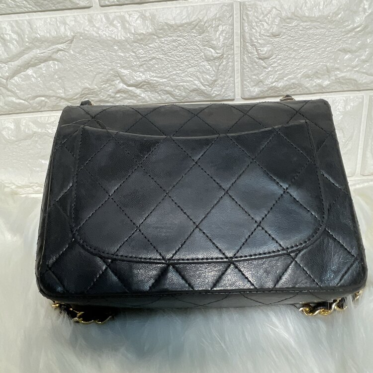 シャネル ミニマトラッセ ココマーク マトラッセ チェーンシ（ブランドバッグ）の商品画像 - 査定依頼日：2024年12月24日 - 最高査定価格：120,000円