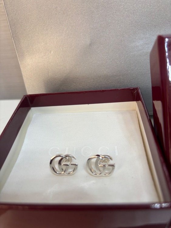 GUCCIダブルGスタッズピアス（金・貴金属）の商品画像 - 査定依頼日：2025年12月13日 - 最高査定価格：20,000円