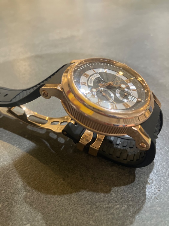 ブレゲ マリーン （高級時計）の商品画像 - 査定依頼日：2025年6月6日 - 最高査定価格：2,350,000円