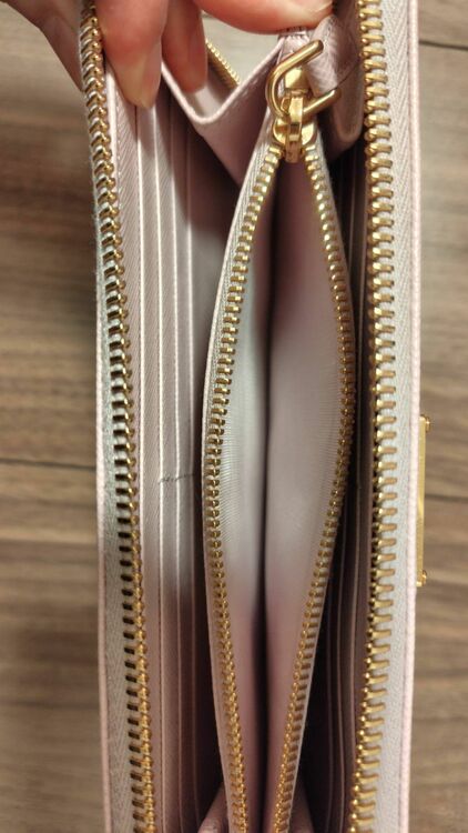 プラダ（ブランド財布・小物）の商品画像 - 査定依頼日：2025年8月29日 - 最高査定価格：10,000円