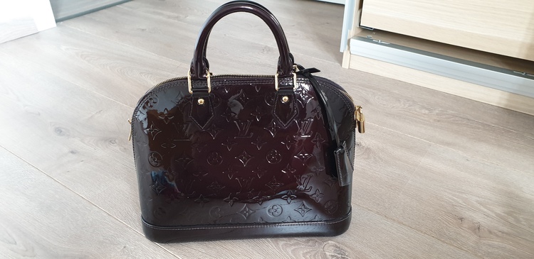 アルマPM M91611（ブランドバッグ）の商品画像 - 査定依頼日：2022年4月23日 - 最高査定価格：50,000円