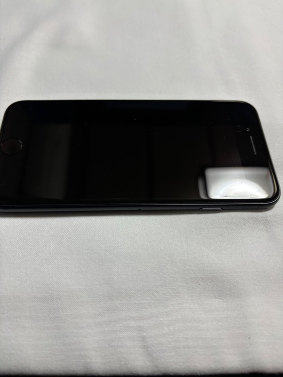 iPhone SE (第 2 世代) 64GB SIMフリー（スマホ）の商品画像 - 査定依頼日：2026年2月4日 - 最高査定価格：3,000円