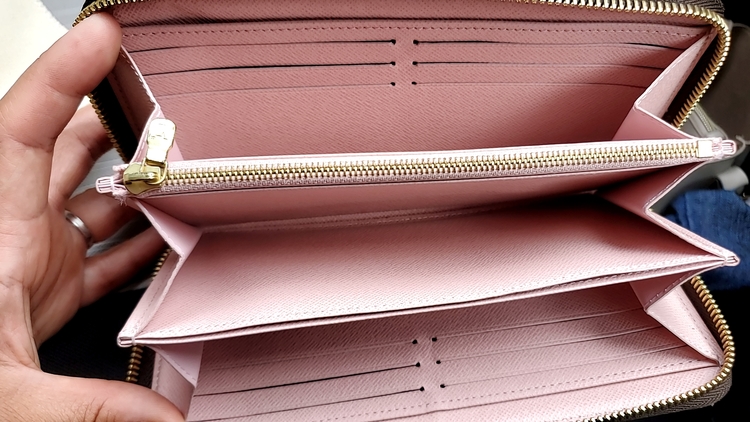 LOUISVUITTON ルイヴィトン モノグラム ジッピーウォレット ローズバ（ブランドバッグ）の商品画像 - 査定依頼日：2022年5月12日 - 最高査定価格：60,000円