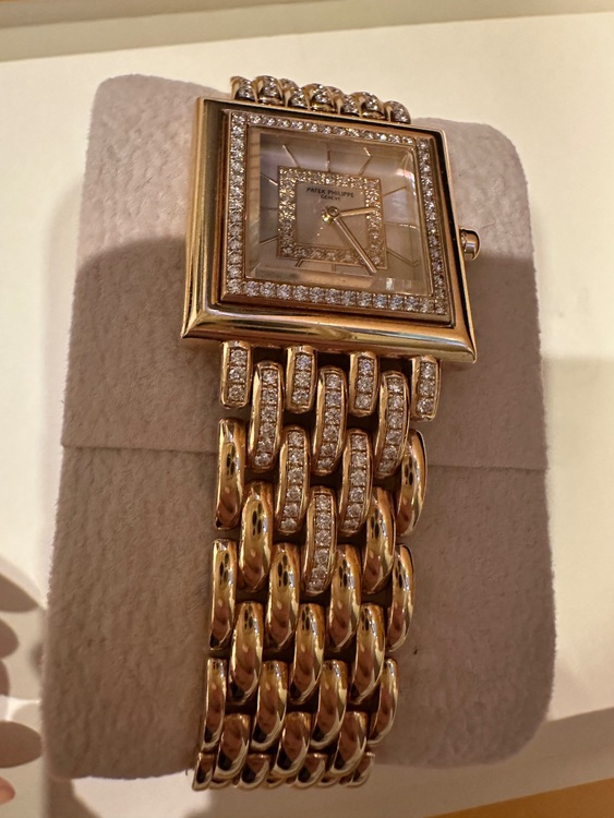 パテック　ゴンドーロ（高級時計）の商品画像 - 査定依頼日：2025年10月25日 - 最高査定価格：3,200,000円