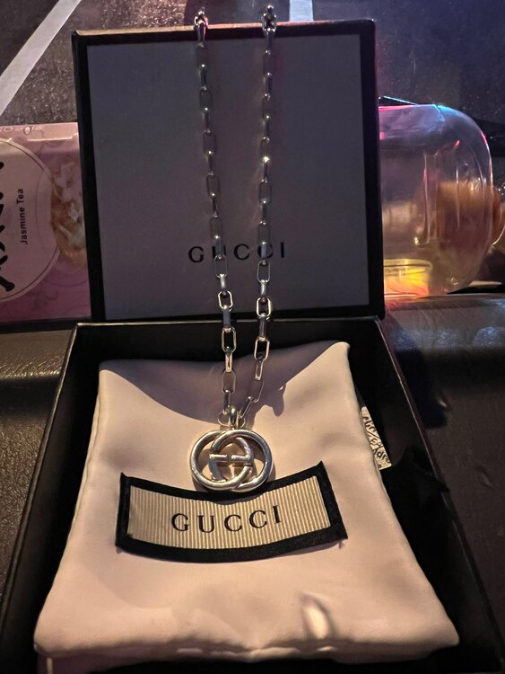 グッチ ネックレス GUCCI シルバー GGロゴモチーフ ペンダント 男女兼用（金・貴金属）の商品画像 - 査定依頼日：2025年3月8日 - 最高査定価格：10,500円