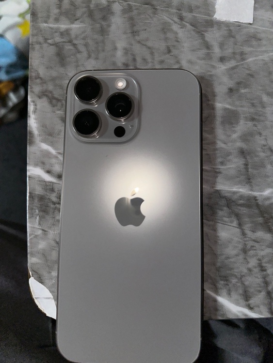 iPhone iPhone 16 Pro Max 256GB Softbank（スマホ）の商品画像 - 査定依頼日：2026年9月28日 - 最高査定価格：139,000円