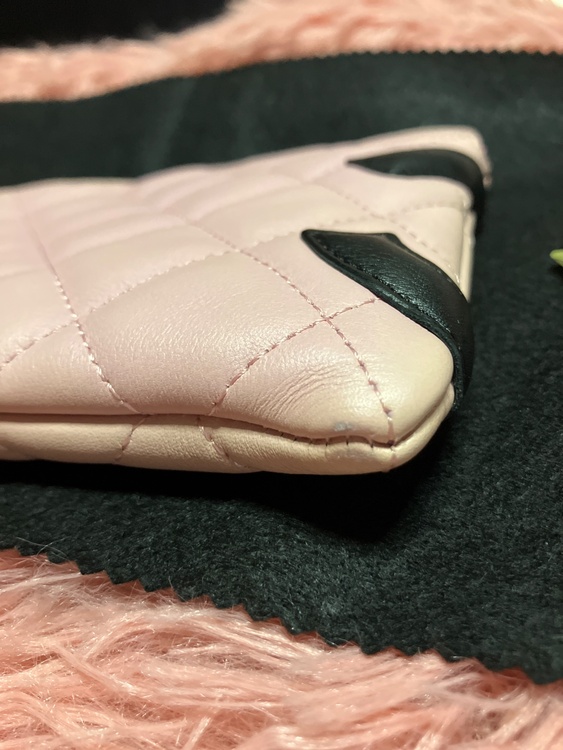 ポーチ（ブランド財布・小物）の商品画像 - 査定依頼日：2025年12月5日 - 最高査定価格：1,000円