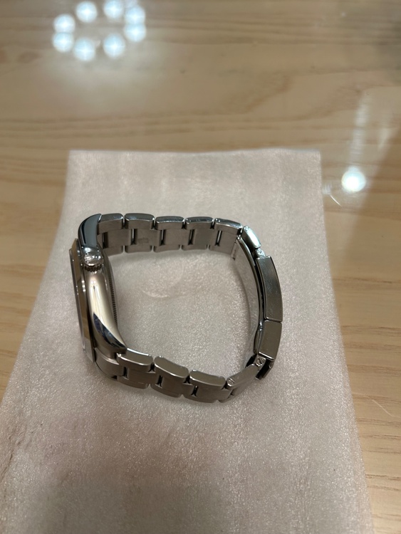 ロレックス エクスプローラー 21427（高級時計）の商品画像 - 査定依頼日：2025年12月6日 - 最高査定価格：1,150,000円