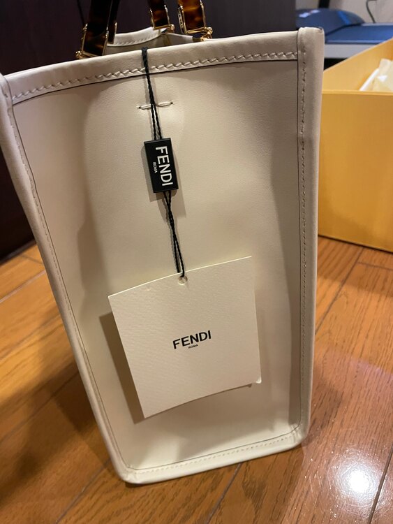 フェンディ  （ブランドバッグ）の商品画像 - 査定依頼日：2025年2月15日 - 最高査定価格：200,000円