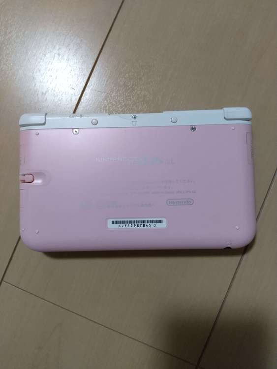 3DSLL（ゲーム機本体・ゲームソフト）の商品画像 - 査定依頼日：2022年8月18日 - 最高査定価格：8,000円