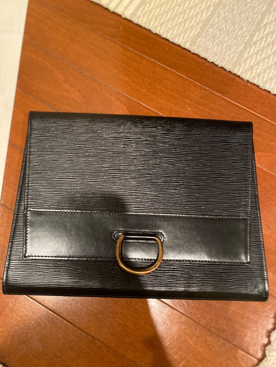 ルイヴィトン エピ （ブランドバッグ）の商品画像 - 査定依頼日：2025年12月8日 - 最高査定価格：12,000円