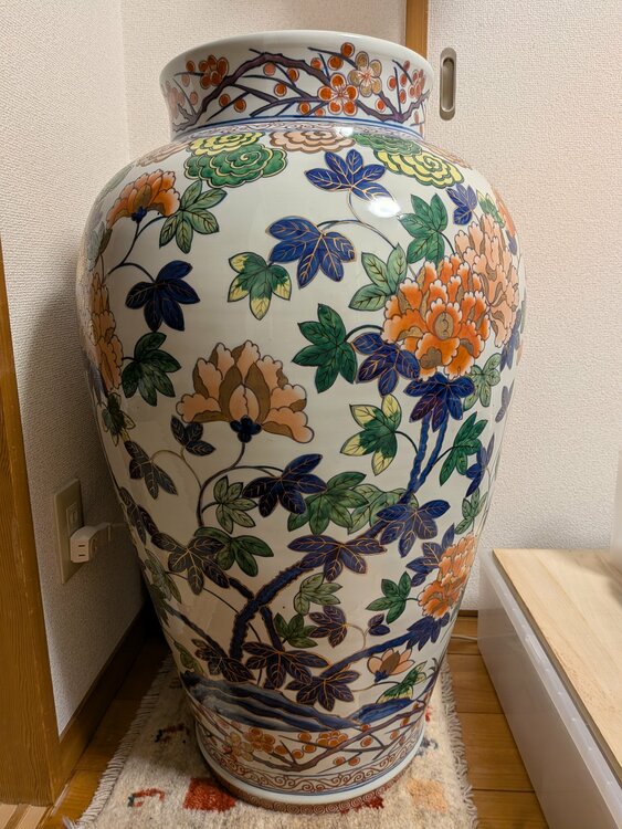 染錦花瓶（美術品・骨董品）の商品画像 - 査定依頼日：2026年1月20日 - 最高査定価格：2,000円