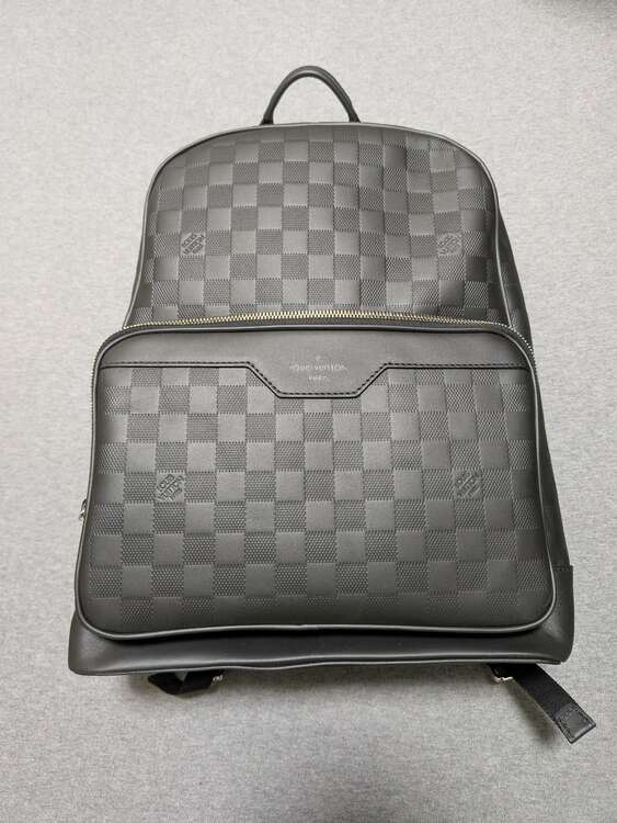 ダミエバックパック（ブランドバッグ）の商品画像 - 査定依頼日：2025年1月15日 - 最高査定価格：200,000円