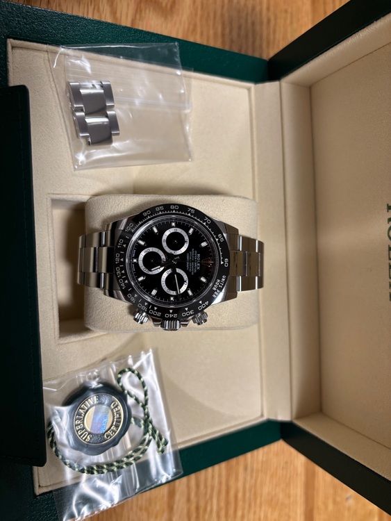 ロレックス デイトナ 116500Ln（高級時計）の商品画像 - 査定依頼日：2025年11月15日 - 最高査定価格：4,200,000円