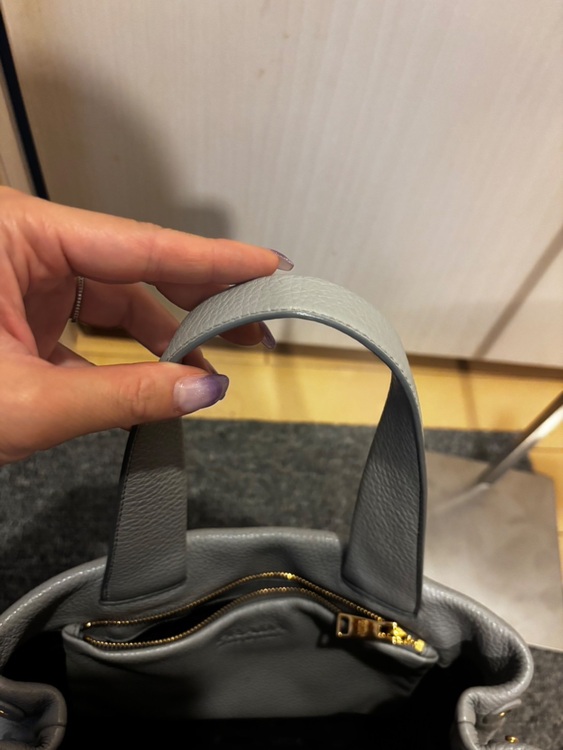 ヴィッテロダイノ レザー（ブランドバッグ）の商品画像 - 査定依頼日：2025年9月15日 - 最高査定価格：120,000円