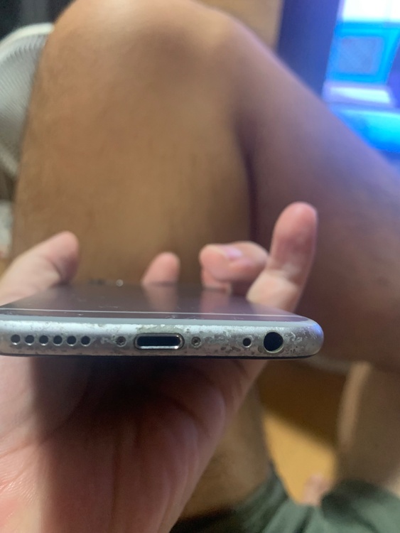 iPhone iPhone6s 16GB au（スマホ）の商品画像 - 査定依頼日：2026年7月24日 - 最高査定価格：100,000円