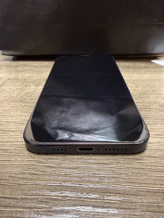 iPhone 15 Pro Max 1TB docomo（スマホ）の商品画像 - 査定依頼日：2026年4月7日 - 最高査定価格：125,000円