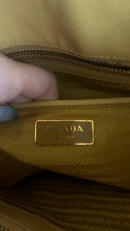 プラダ　トートバッグ　イエロー（ブランドバッグ）の商品画像 - 査定依頼日：2025年8月21日 - 最高査定価格：61,000円