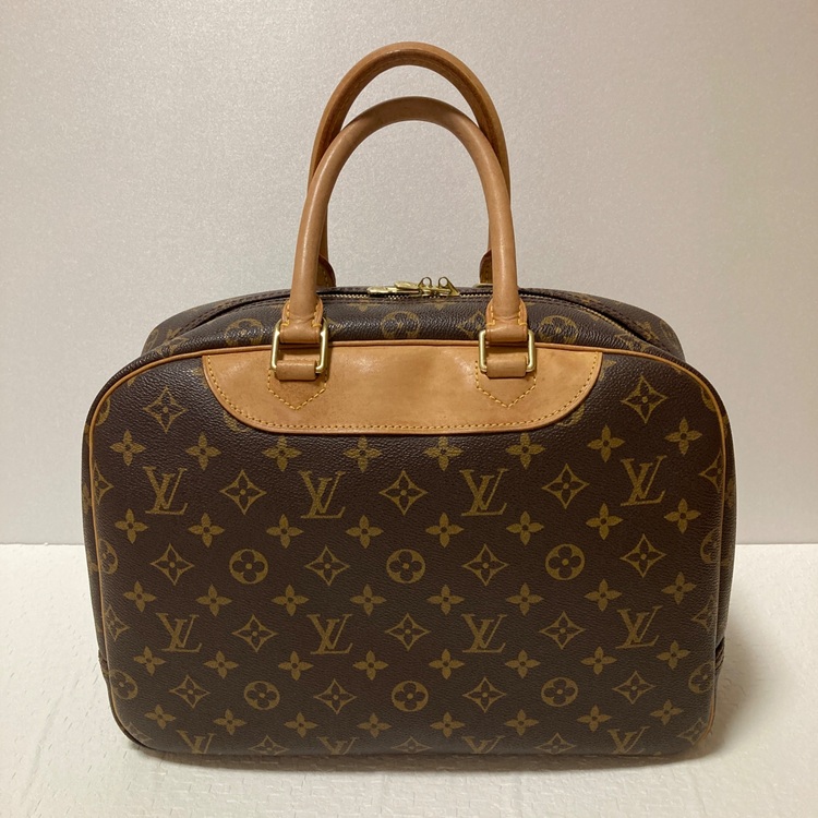 ドーヴィル（ブランドバッグ）の商品画像 - 査定依頼日：2025年11月30日 - 最高査定価格：68,000円