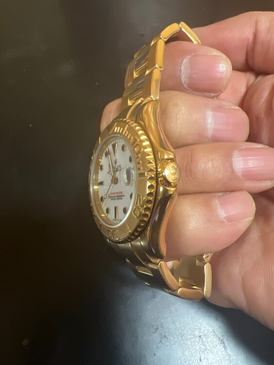 ロレックス ヨットマスター （高級時計）の商品画像 - 査定依頼日：2025年2月5日 - 最高査定価格：2,300,000円