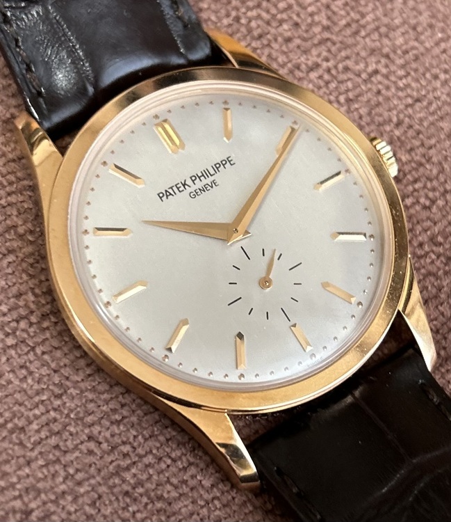 パテックフィリップ カラトラバ 5196R-001（高級時計）の商品画像 - 査定依頼日：2026年2月21日 - 最高査定価格：2,700,000円