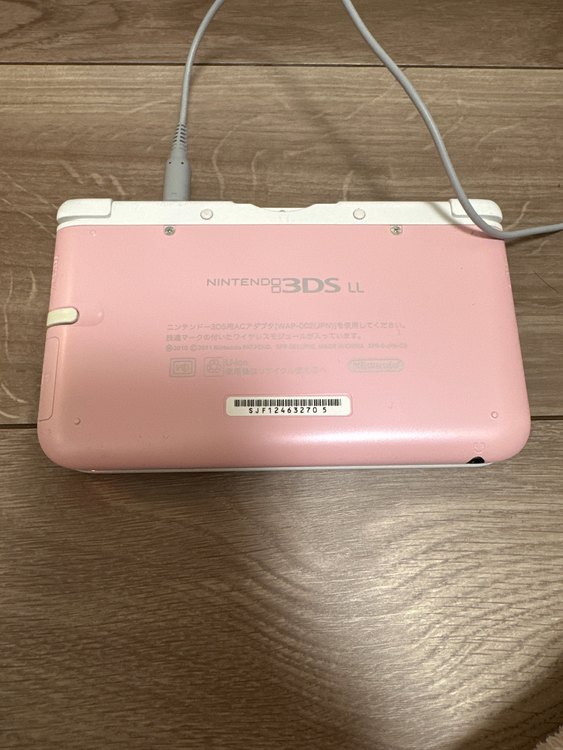ニンテンドー3DSLL本体 ピンク×ホワイト（ゲーム機本体・ゲームソフト）の商品画像 - 査定依頼日：2023年1月14日 - 最高査定価格：3,500円