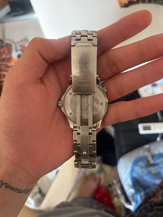 オメガ シーマスター 300m1000f（高級時計）の商品画像 - 査定依頼日：2025年7月4日 - 最高査定価格：280,000円