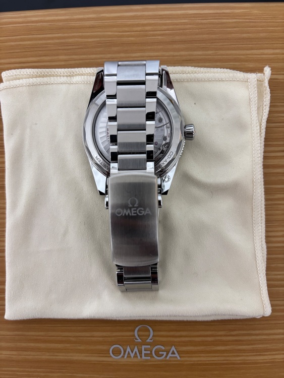 シーマスター300マスタークロノメーター234.30.41.21.03.001（高級時計）の商品画像 - 査定依頼日：2025年8月3日 - 最高査定価格：620,000円