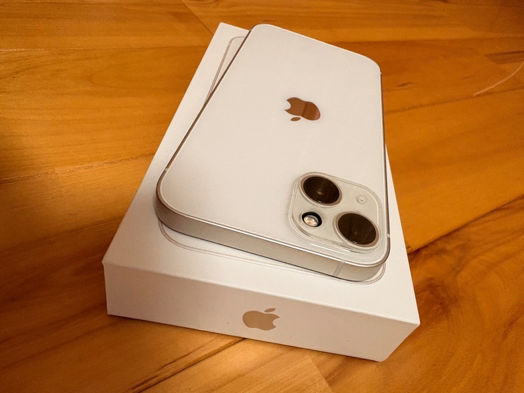 iPhone iPhone 13 128GB SIMフリー（スマホ）の商品画像 - 査定依頼日：2026年7月7日 - 最高査定価格：36,500円