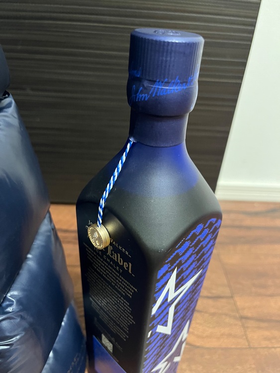 ジョニーウォーカー ブルーラベル アイスシャレー（お酒）の商品画像 - 査定依頼日：2025年10月9日 - 最高査定価格：23,000円