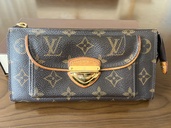 ポルトフォイユ・アストリッド（ブランド財布・小物）の商品画像 - 査定依頼日：2026年3月1日 - 最高査定価格：8,500円