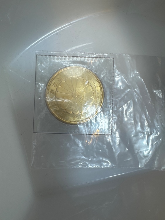 御在位60年記念金貨　１０万円（金・貴金属）の商品画像 - 査定依頼日：2026年1月21日 - 最高査定価格：520,000円